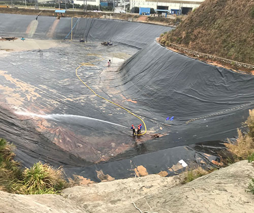 郓城废水池清理