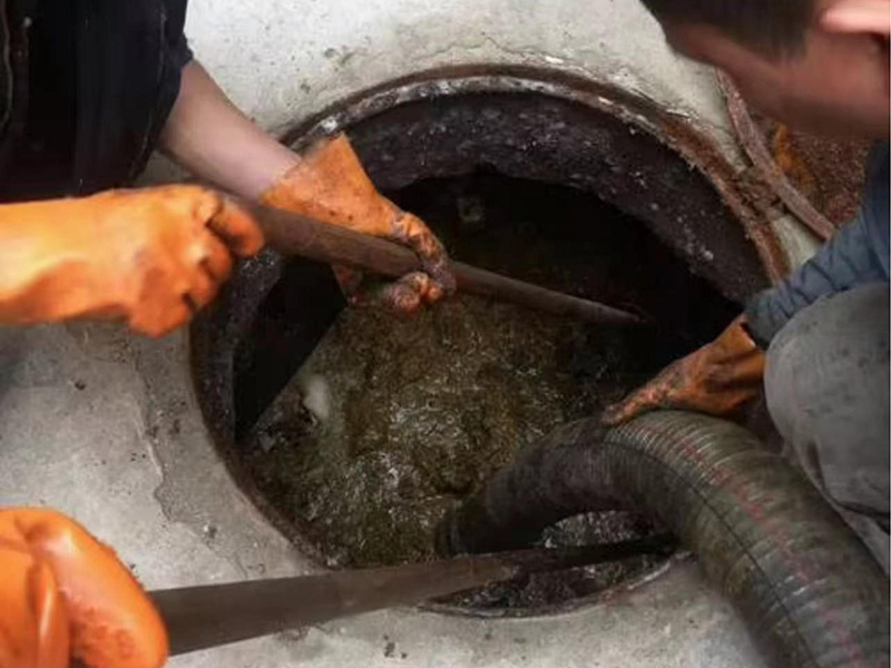 郓城清理化粪池时如何避免沼气的危害？